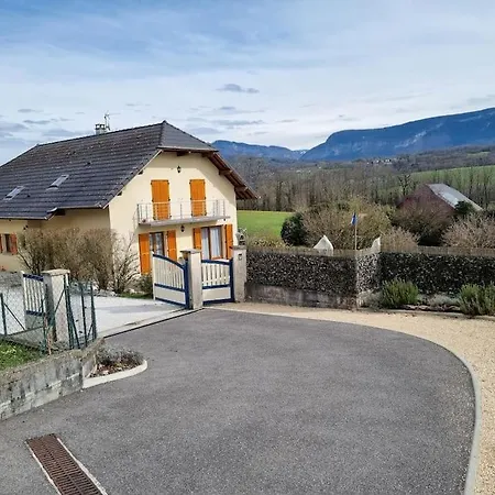 Tres Belle Maison Entre Lacs Et Montagnes La Biolle Exterior foto