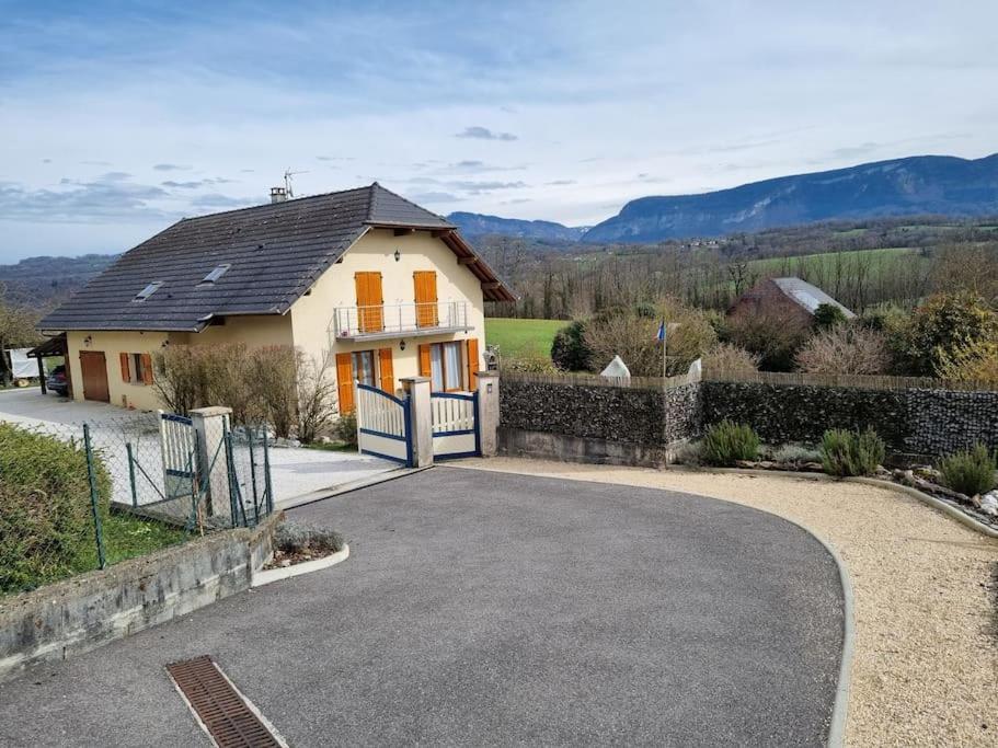 Villa Tres Belle Maison Entre Lacs Et Montagnes *